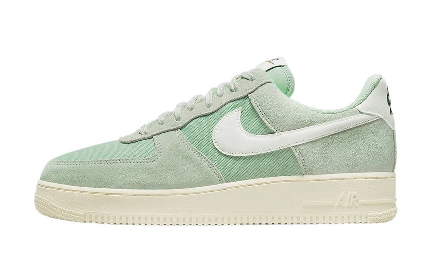 nike-air-force-1-07-lv8-enamel-green-sneaker-1