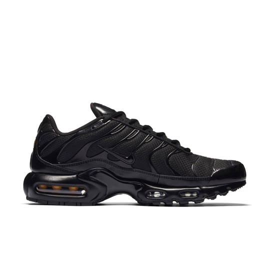 nike-air-max-plus-triple-black-1