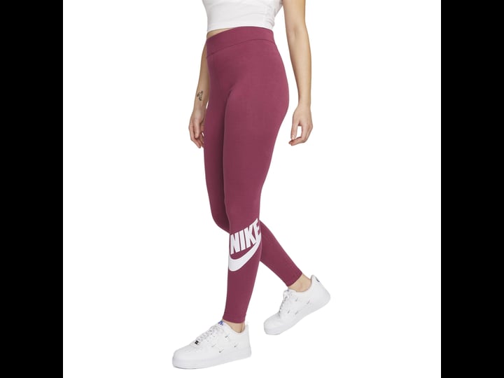 nike-sportswear-essential-womens-high-waisted-logo-leggings-1