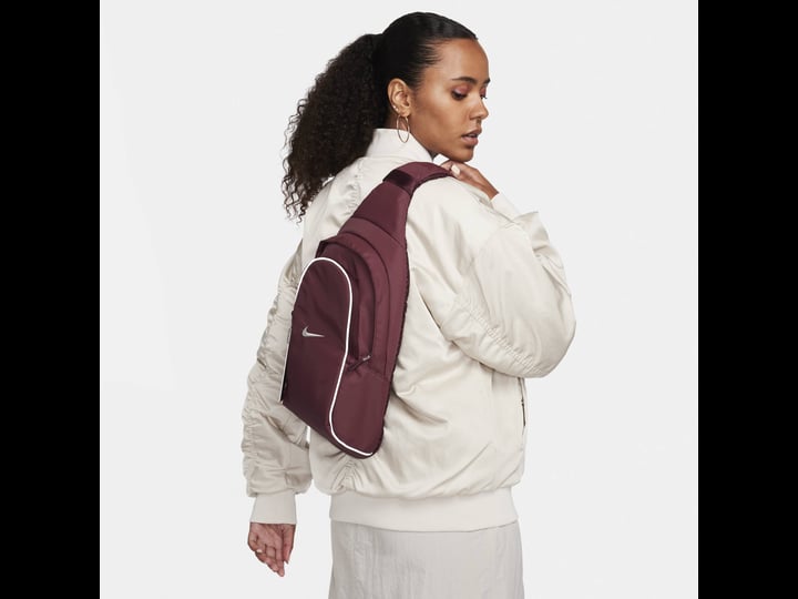 nike-sportswear-essentials-sling-bag-8l-1