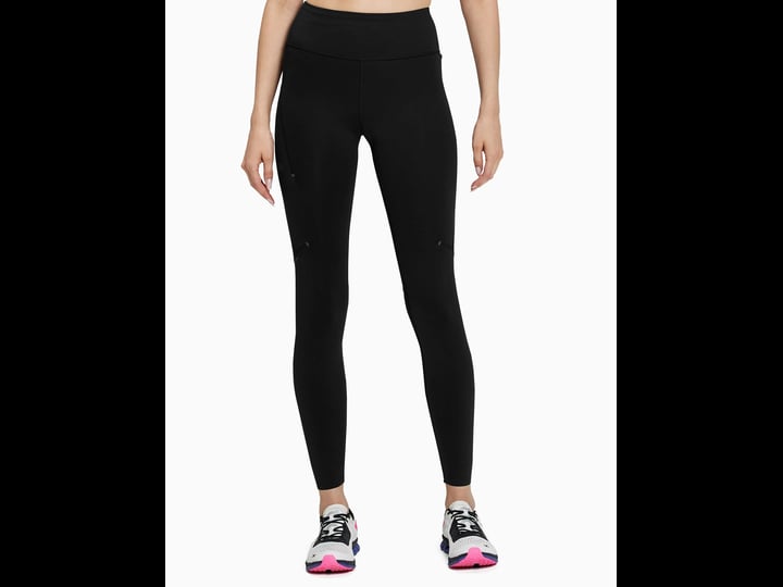 on-black-performance-leggings-1