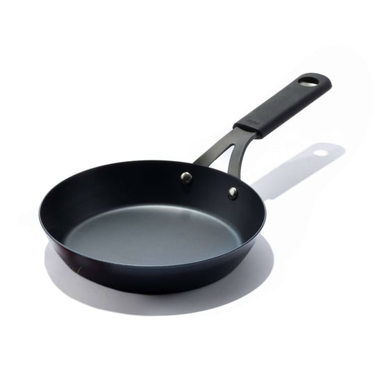 oxo-obsidian-carbon-steel-8-fry-pan-with-silicone-sleeve-black-1