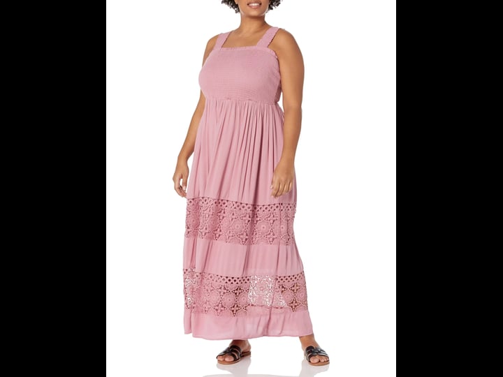 plus-size-maxi-dress-by-the-beach-in-blush-size-14-city-chic-1