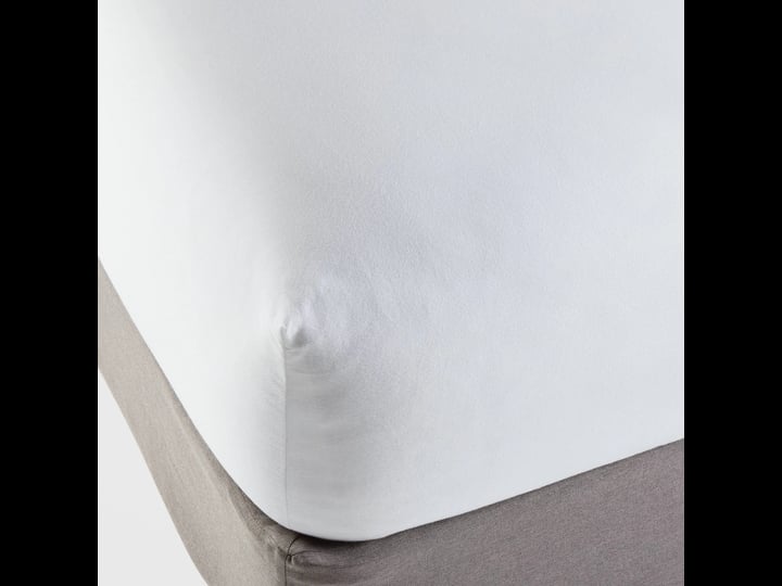 queen-easy-care-fitted-sheet-white-room-essentials-1