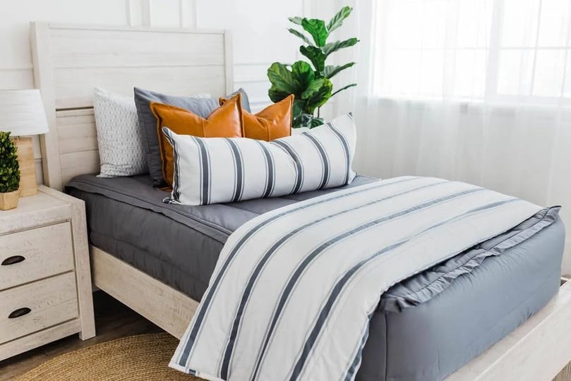reese-cool-gray-zipper-bedding-beddys-minky-twin-1