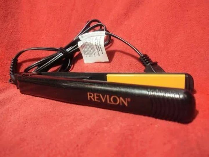 revlon-high-heat-3x-ceramic-flat-iron-1-inch-1
