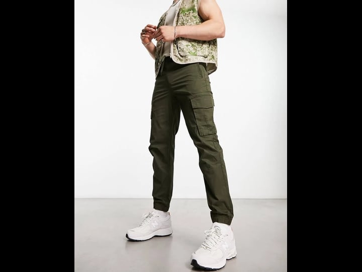 river-island-washed-cargo-sweatpants-in-dark-green-1