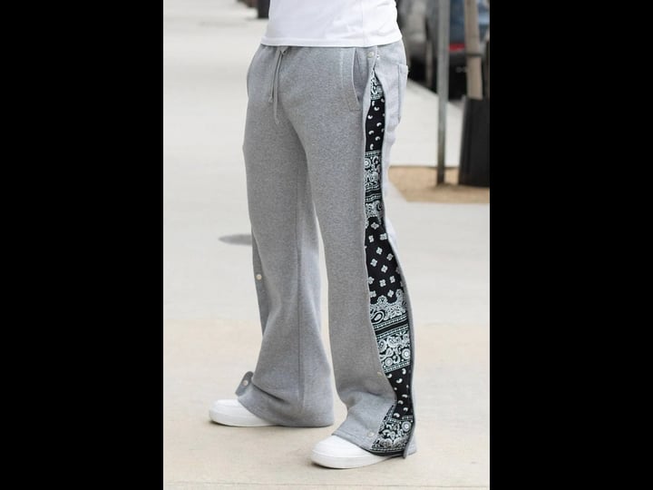 shannels-closet-flared-bandana-fleece-pants-1