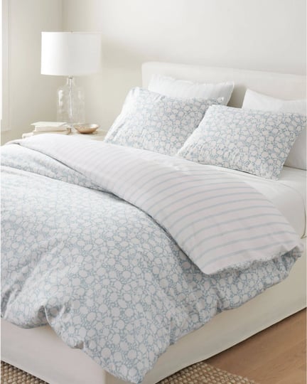 siesta-patterned-organic-cotton-percale-duvet-cover-twin-putty-paisley-1