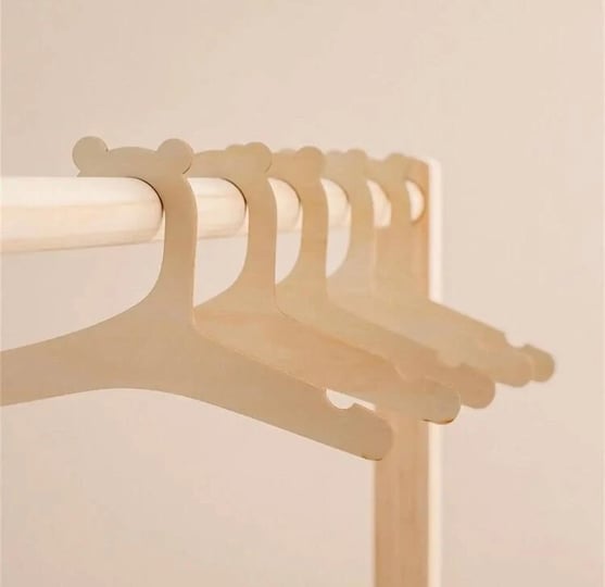 small-wooden-hangers-baby-clothes-hangers-clothing-and-storage-1
