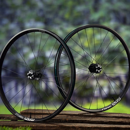 sylvan-race-carbon-all-mountain-wheels-29-boost-front-1