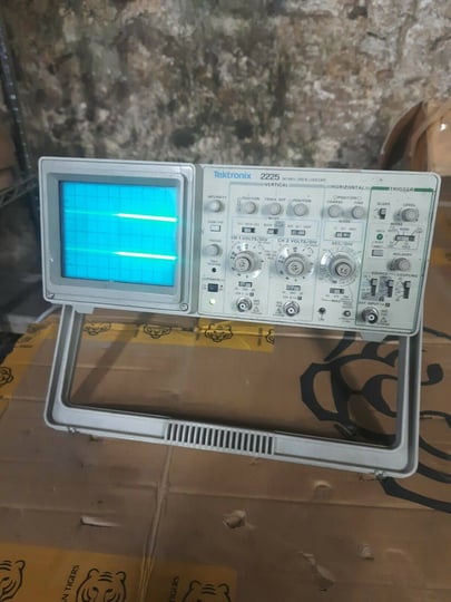 tektronix-2225-oscilloscope-1