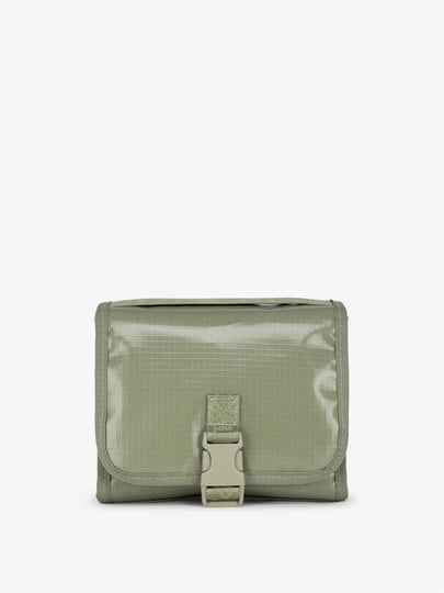terra-hanging-toiletry-bag-calpak-juniper-1