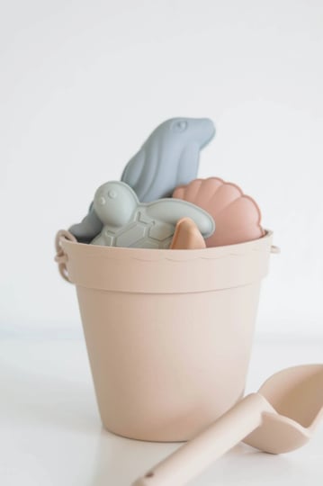 the-saturday-baby-beach-toy-set-1