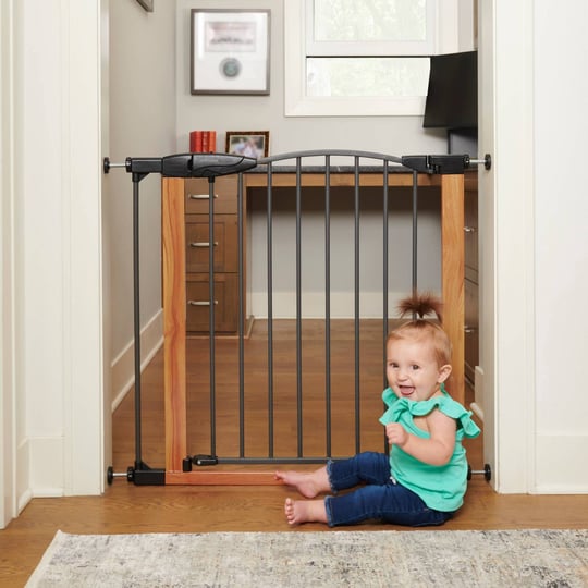 toddleroo-by-north-states-deco-woodcraft-steel-gate-with-auto-close-1