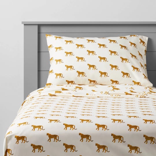 twin-cheetah-microfiber-kids-sheet-set-pillowfort-1
