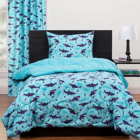 twin-shark-sleepover-reversible-kids-comforter-set-blue-highlights-1