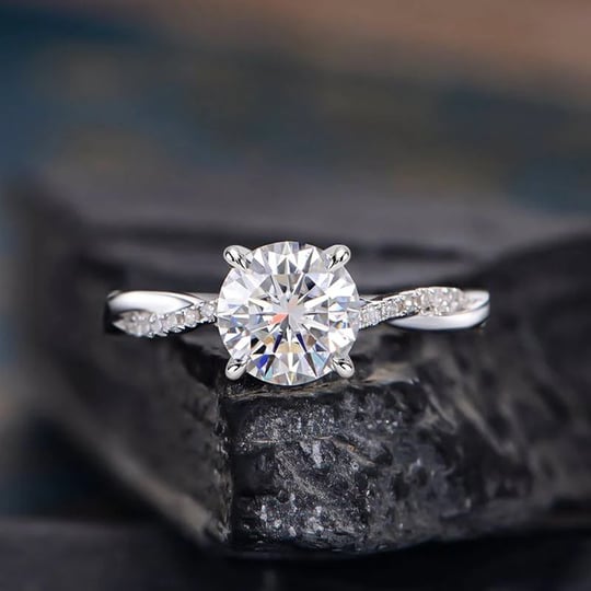 twist-1-25-carat-round-cut-promise-ring-for-her-in-sterling-silver-1