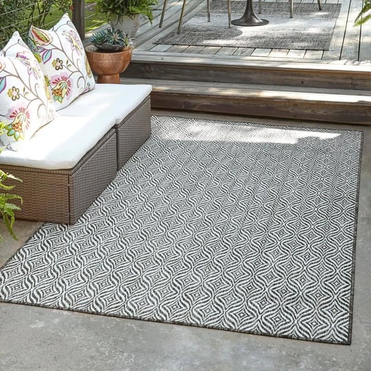 unique-loom-outdoor-trellis-2x3-black-accent-rug-indoor-outdoor-rug-1