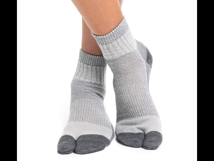 v-toe-wool-light-grey-casual-or-hiking-flip-flop-tabi-big-toe-chaco-socks-1