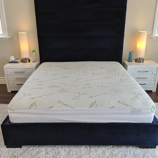 waterproof-bamboo-mattress-protector-full-1