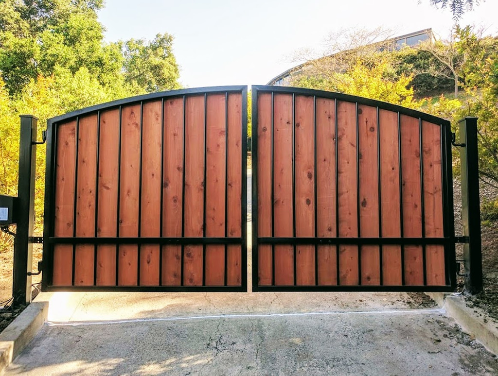 Driveway Gate — Image 7 of 11