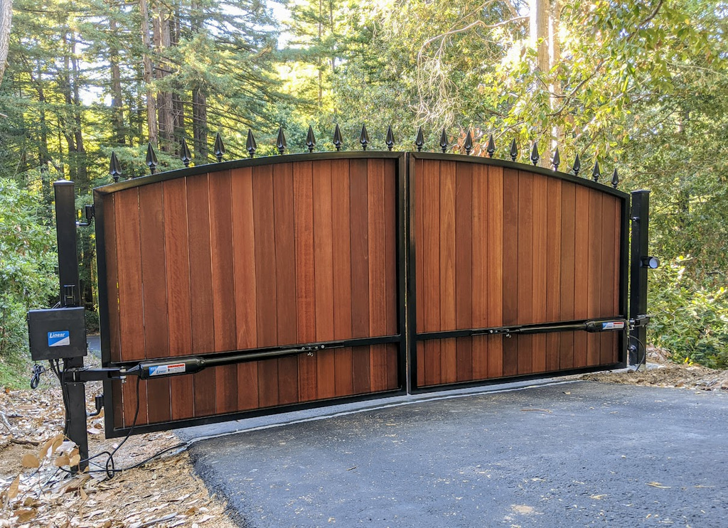 Driveway Gate — Image 6 of 11