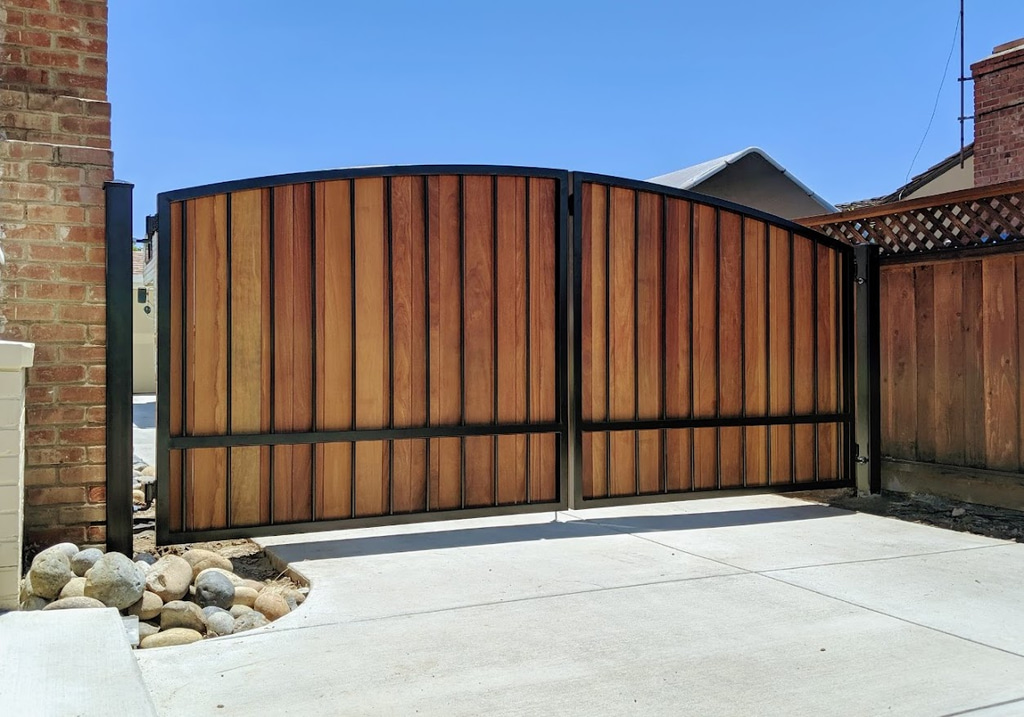 Driveway Gate — Image 3 of 11