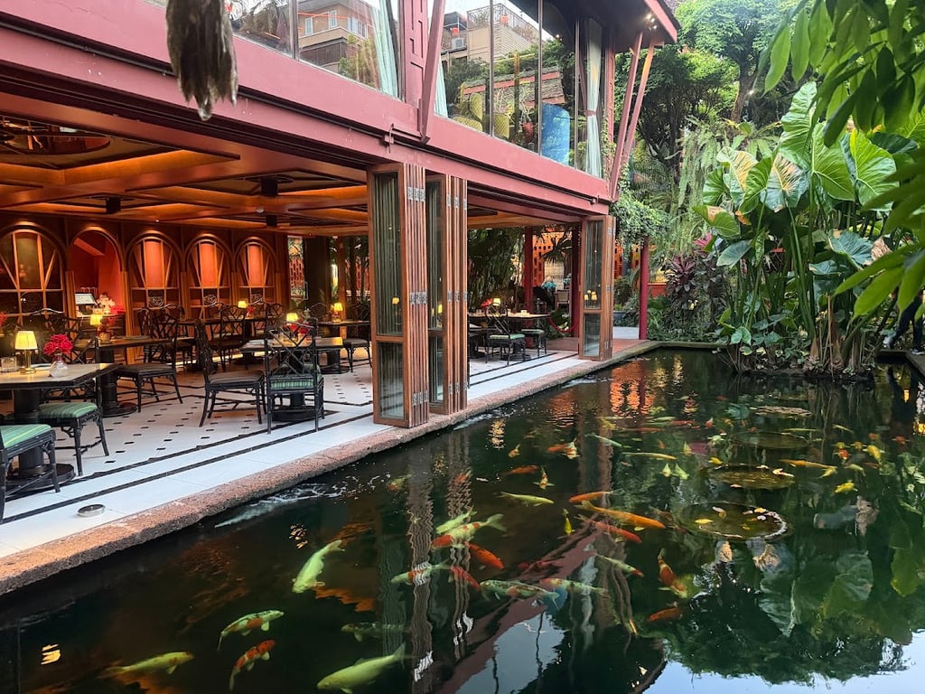 Jim Thompson, A Thai Restaurant