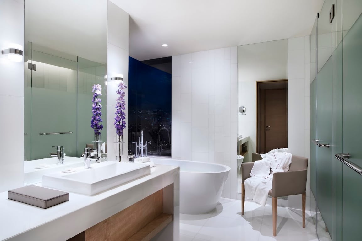 Avani+ Riverside Bangkok Hotel — Hotel 7