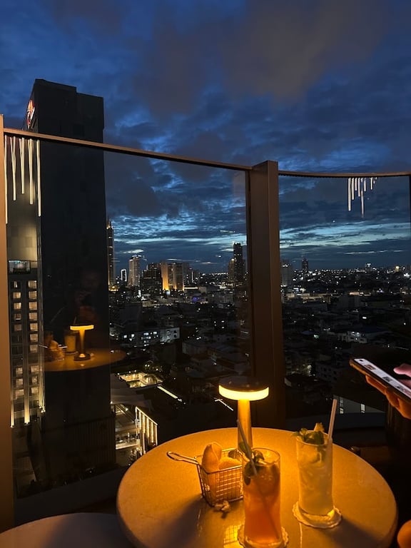 Starlight Rooftop Bar photo 3