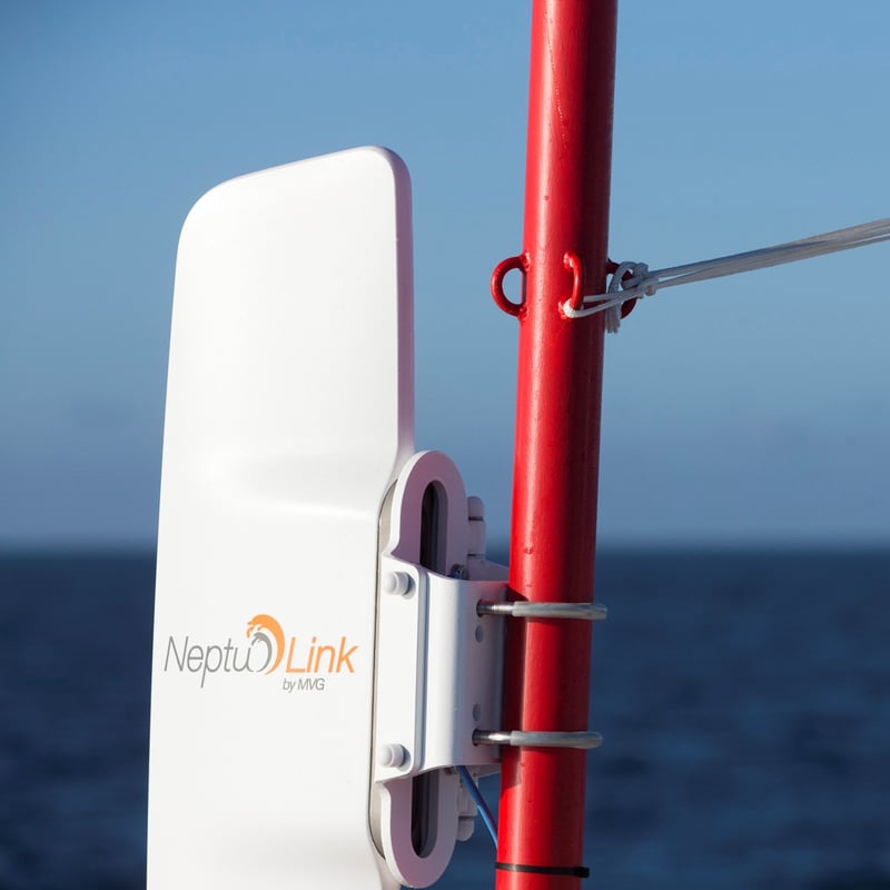 // SC-MVG-03 : Fixation sur tube V ou H Ø25mm à Ø80mm NeptuLink Modem