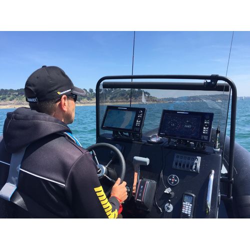 Nouveau bateau de Yoann Bigné guide de pêche à Dinard