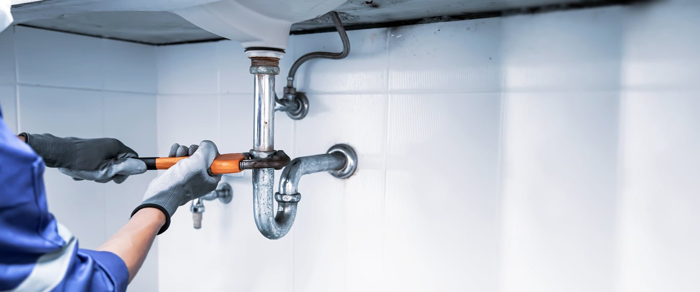 Why Hire a Professional Plumber?