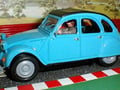 Citroen 2CV 1974 azul