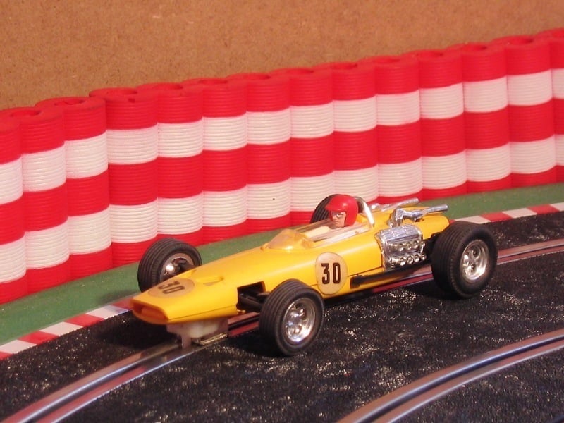 Neldo.net picture of Scalextric Spain BRM F1 (Color: yellow, Number 30)
