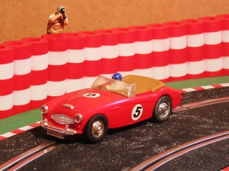 Neldo.net picture of Scalextric Spain Austin Healey 3000 (Color: red)