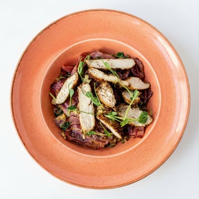 AI-generated variant of Strozzapreti z kurczakiem na ostro