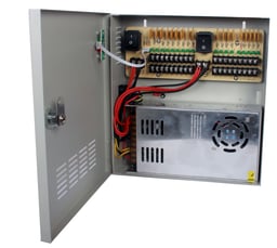 Fuente De Poder 12vcd / 30a Saxxon Psu1230d18 Para 18 Cámaras / 1. 65a Por Canal / Ce / Fcc / Ul