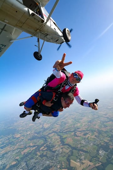 BIS-Saut en parachute en tandem 