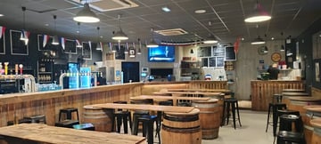 Place 2beer. chapitre 17 double anniv=  Benoît Ingrid🎉🎉  
