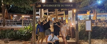 Soirée musicale, apéro,  resto, à la guinguette du pirate.  🥳🎶🎵🍽🍹🍸🍷