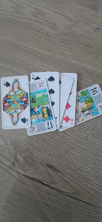Jouer au tarot