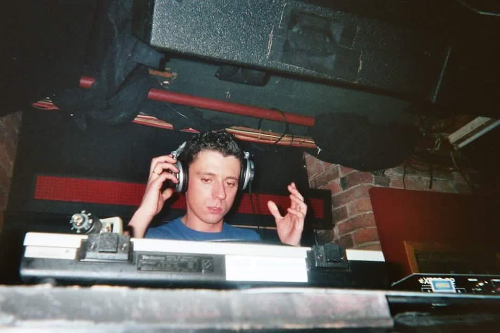 Krysko playing at Sankeys Soap - 2004