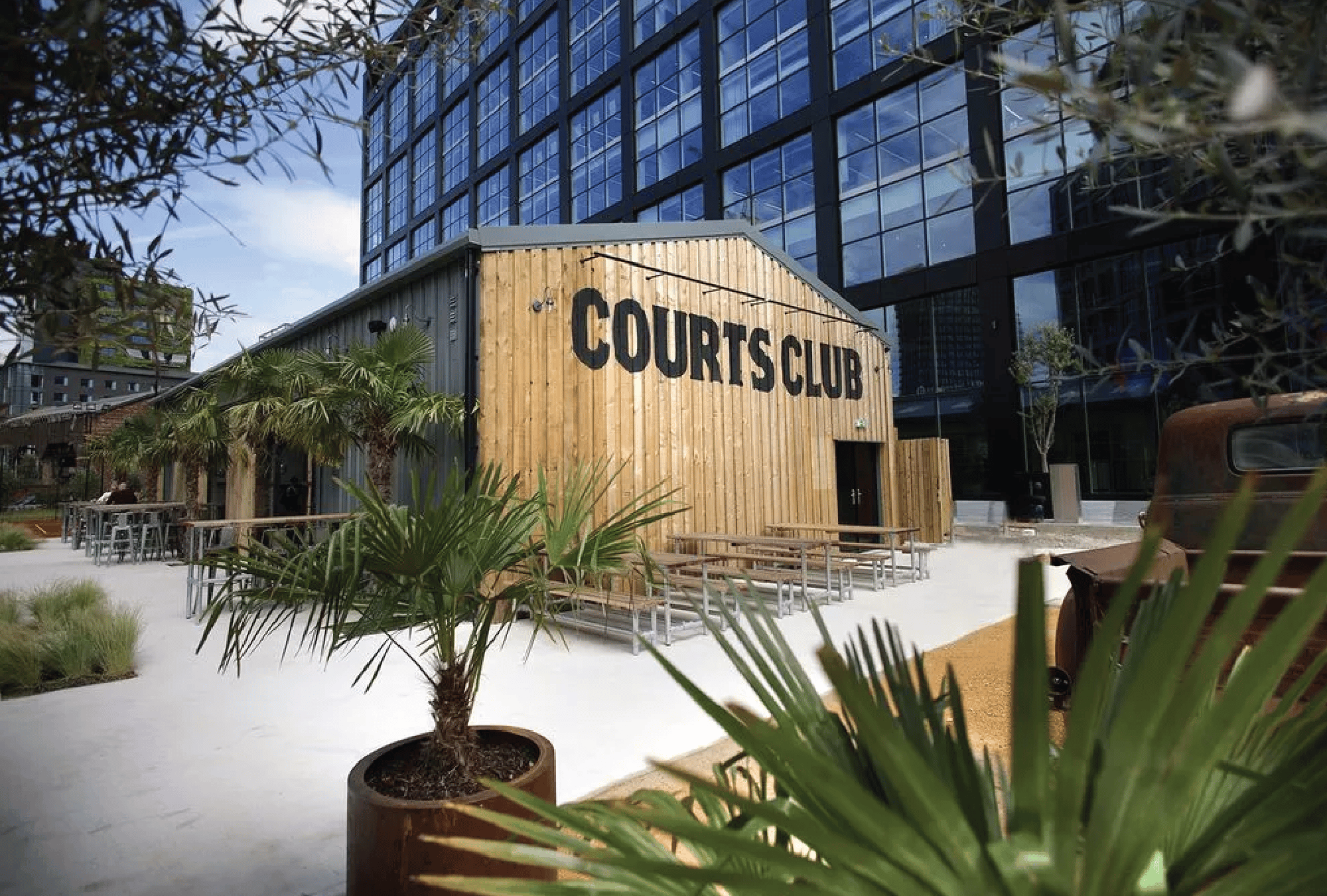 Courts Club