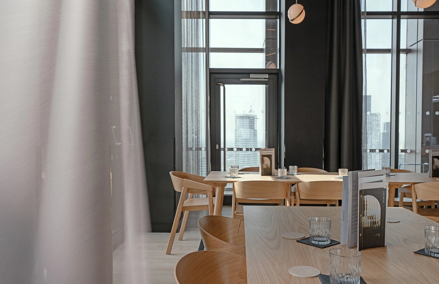 Lounge.35 by day