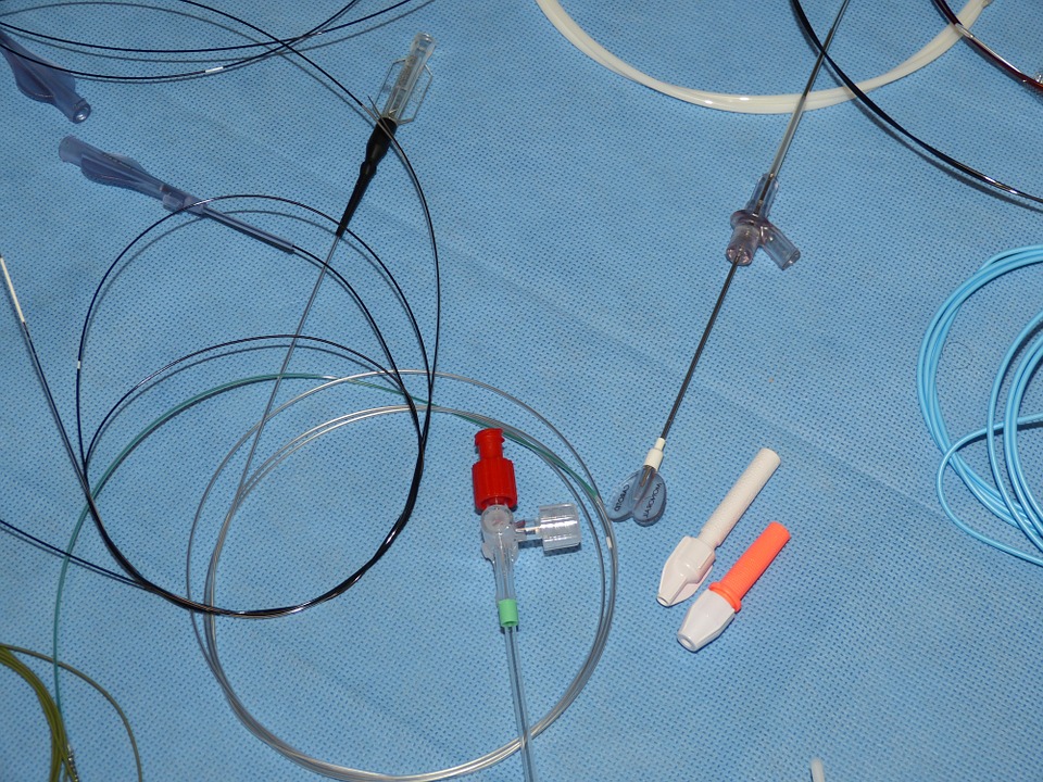 Catheter fractures
