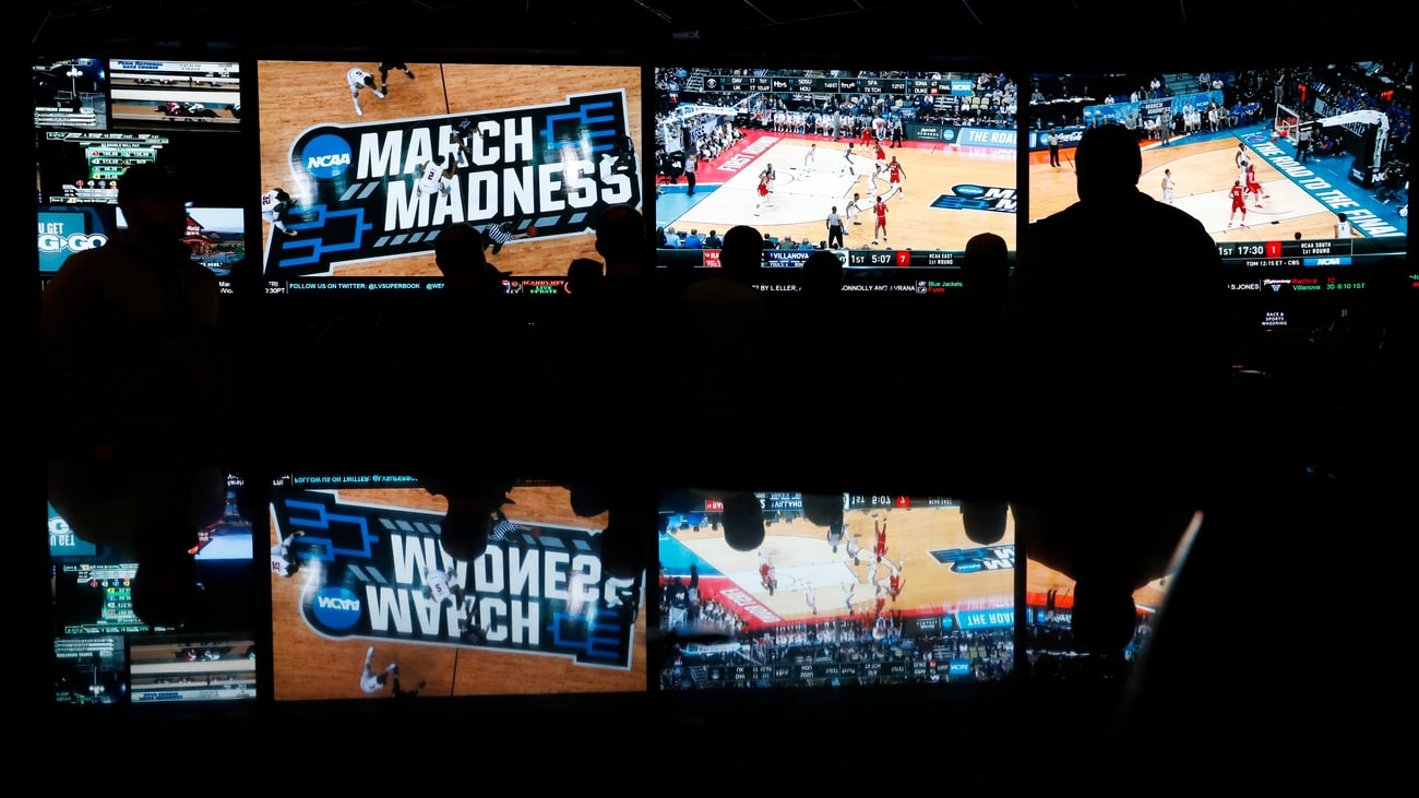 Iowa College Athletes Urge 8th Circuit to Revive Geofence Tracking Lawsuit