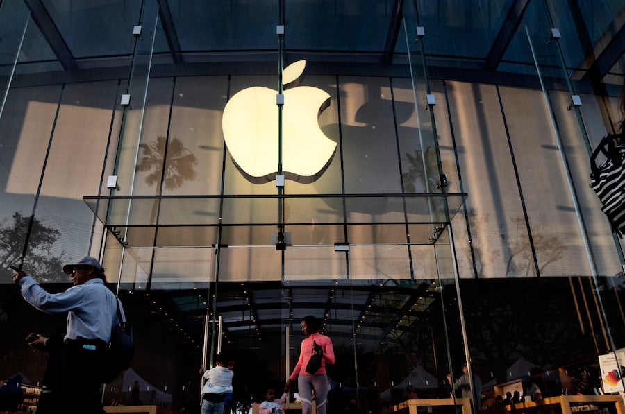 Third Street Promenade - Apple Store - Apple