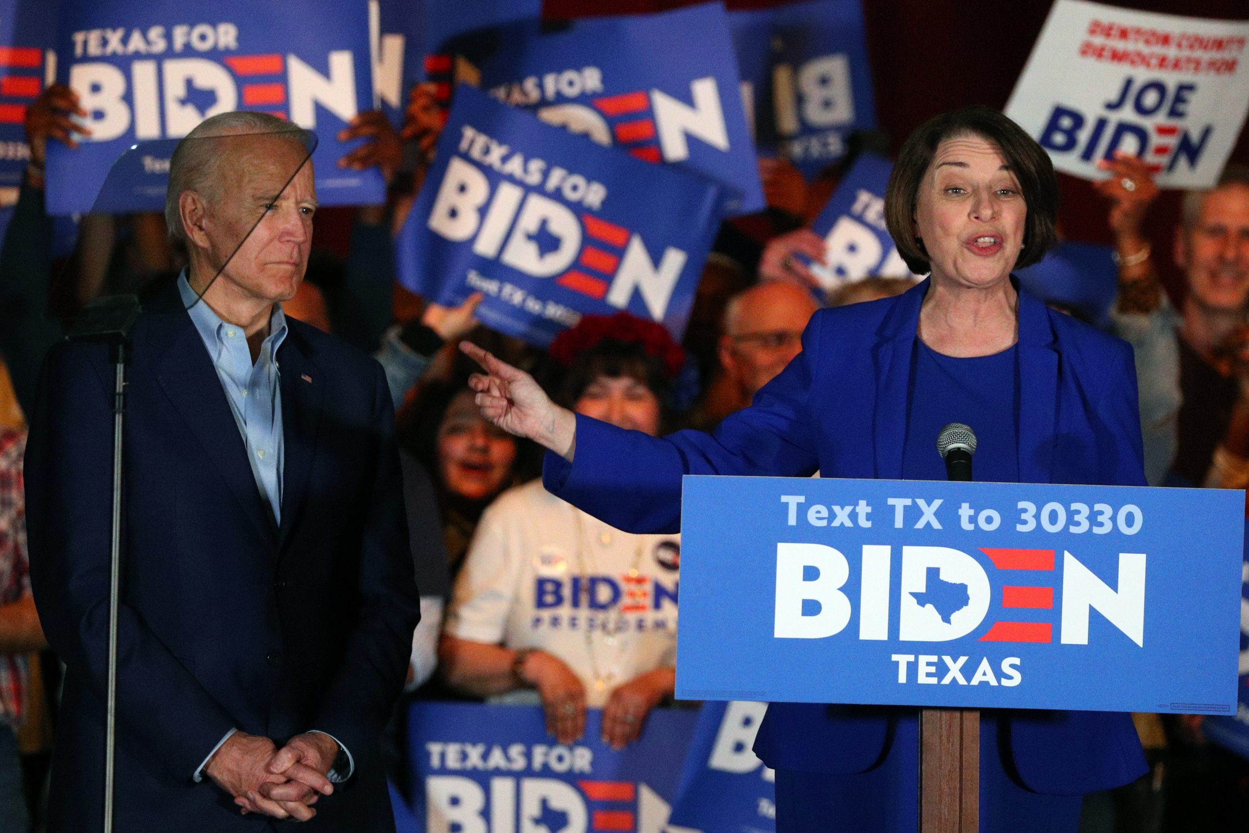 Klobuchar Urges Biden to Pick Woman of Color for VP | Courthouse News ...